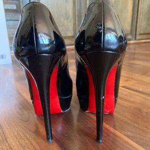 christian louboutin shiny black size: US 8 EU 39